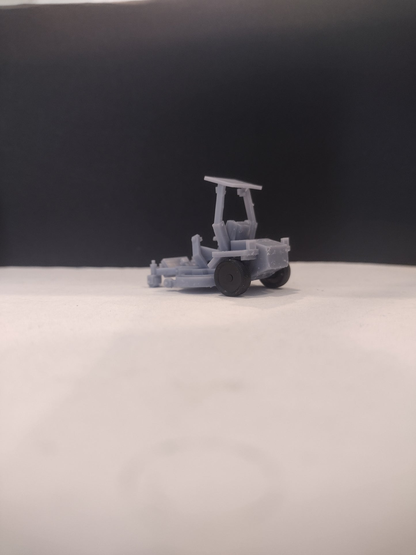 164 scale 0° lawn mower