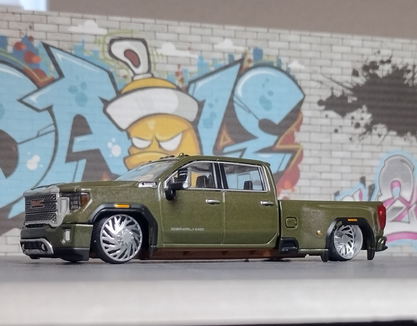 Custom dropped dually chassis KG1